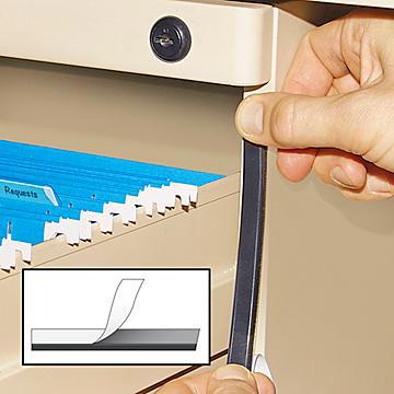 Compression Tube Male Run Tee: 1/8