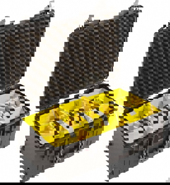 Aircase with Divider: 13-31/32