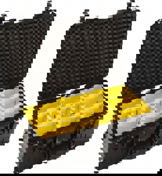 Aircase with Divider: 13-31/32