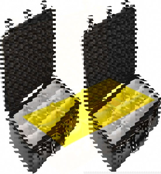 Aircase with Divider: 15-15/32