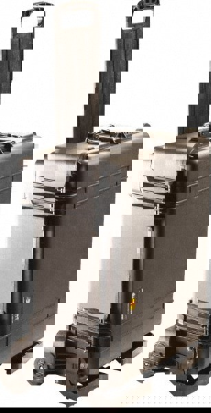 Clamshell Hard Case: 23-1/4