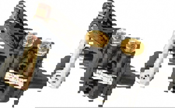 Mechanically Operated Valve: Packed Spool, Roller Lever Actuator, 1/8