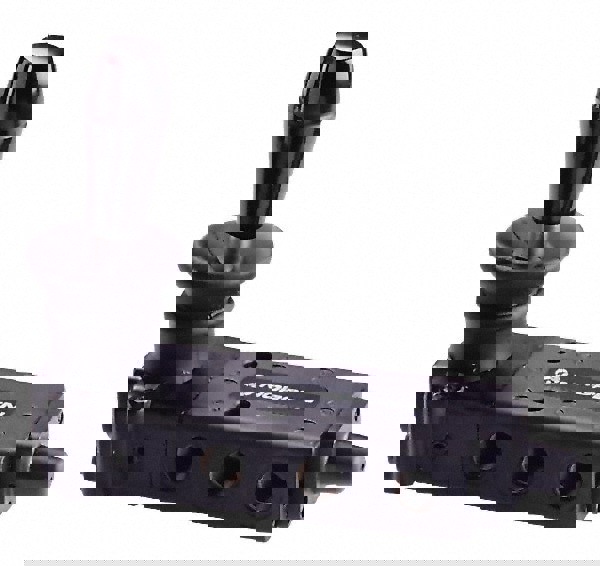 Manually Operated Valve: Packed Spool, Lever Actuated