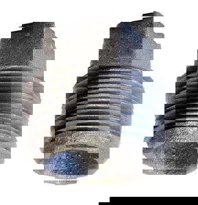 1-1/2 GALV CI CORED SQ HD PLUG