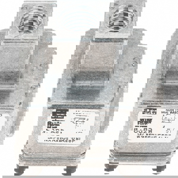 Quick-Exhaust Valves; Inlet Port Size: 1/4; Inlet Port Size: 0.25 in; Exhaust Port Size: 1/4; Exhaust Port Size: 1/4 in; Maximum Working Pressure (psi): 13.8 bar; 200 psi; Maximum Working Pressure (psi): 13.8 bar; 200 psi; Body Material: Aluminum; Maximum