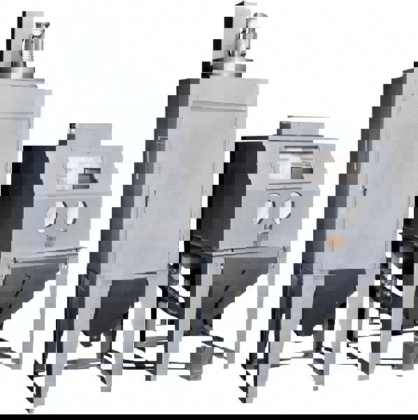 Free-Standing Sandblasting Cabinet: 48