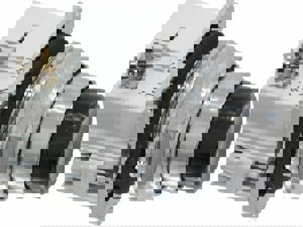 Push-Button Switch: Momentary (MO)