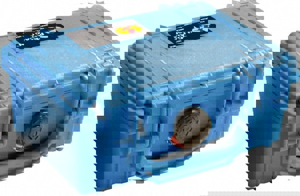 Clamshell Hard Case: 6-49/64