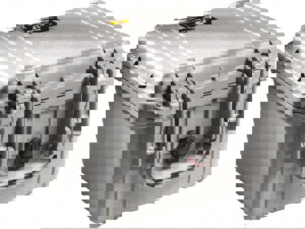 Clamshell Hard Case: 9-11/16