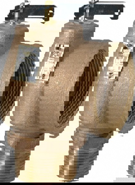 ASME Low Pressure Steam Heating Relief Valve: 1-1/2