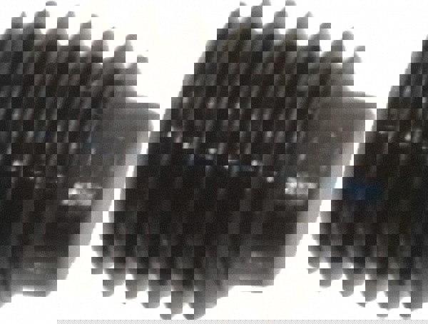 Set Screw: #10-32, 1/4