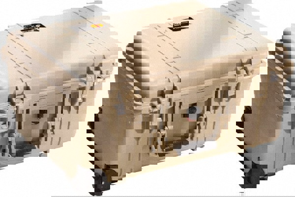 Clamshell Hard Case: