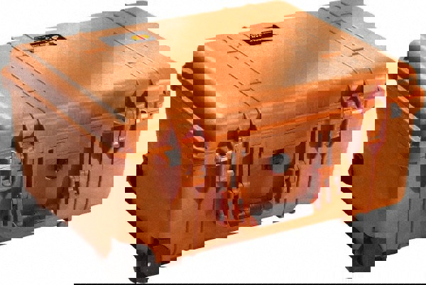 Clamshell Hard Case: