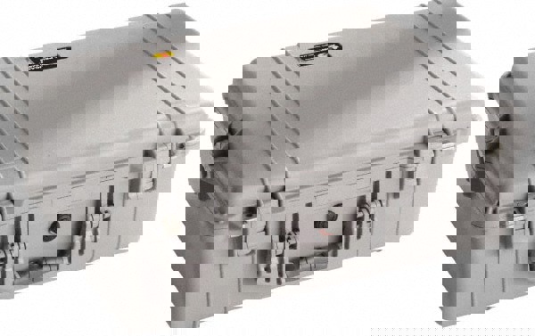 Clamshell Hard Case: 8-51/64