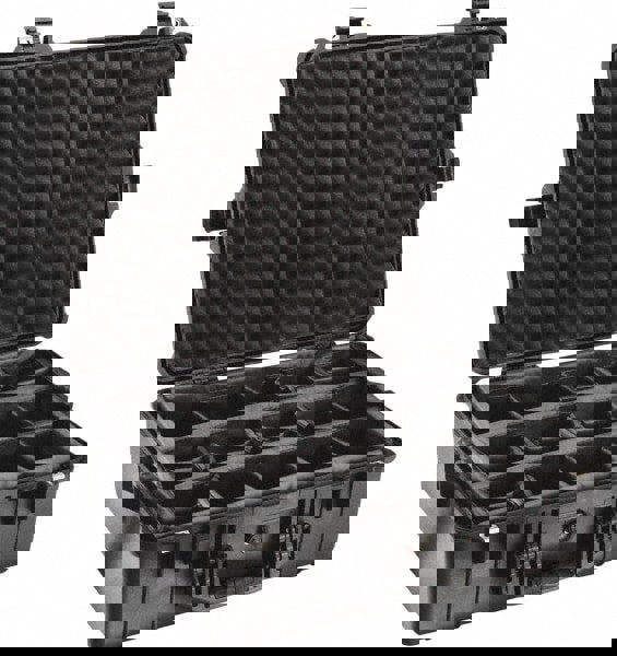 Clamshell Hard Case: 8-51/64