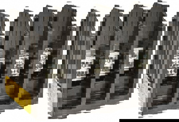 3 Poles, 175 Amp, 8-2/0 AWG (Al), 14-2/0 AWG (Cu) Primary, 4-14 AWG (Cu), 4-8 AWG (Al) Secondary, Thermoplastic Power Distribution Block