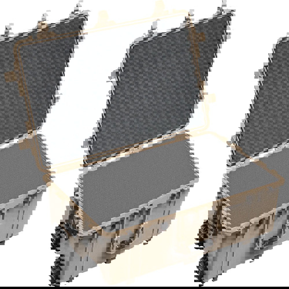 Clamshell Hard Case: 20-15/32