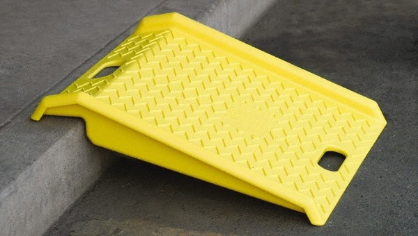 1,000 Lbs. HDPE Poly Curb Ramp