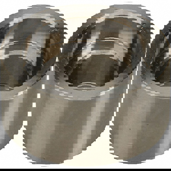 Front Bearing Plate: