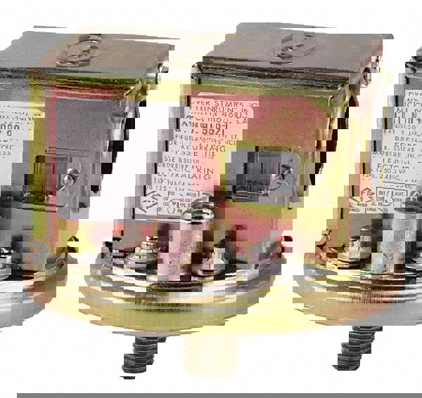 Pressure, Vacuum & Compound Switch: 1/8