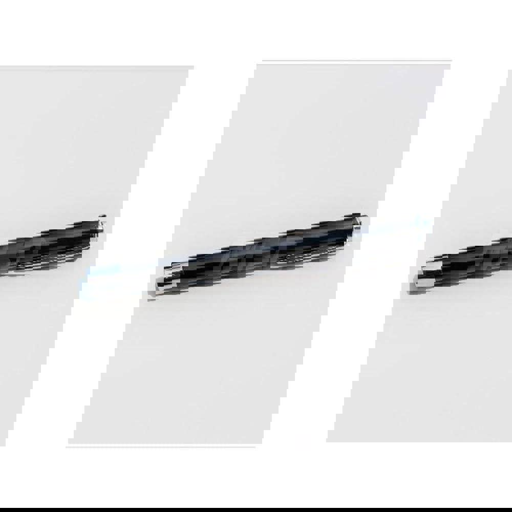 Flashlights; Bulb Type: LED ; Batteries Included: Yes ; Body Type: Aluminum ; Rechargeable: No ; Number Of Batteries: 2 ; UNSPSC Code: 39111610