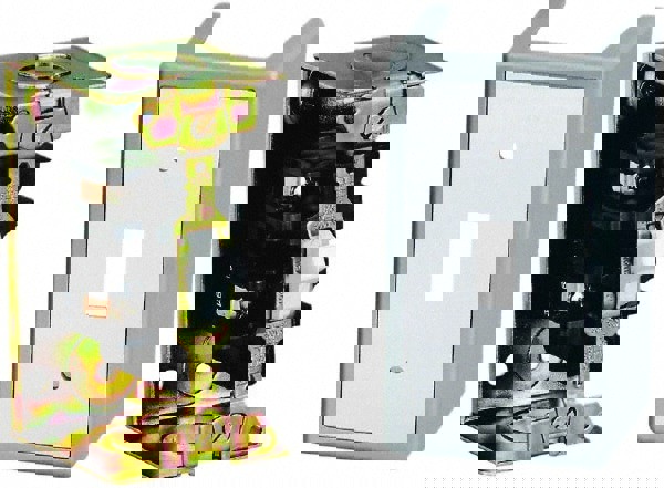 3 Poles, 30 Amp, NEMA, Enclosed Toggle Manual Motor Starter