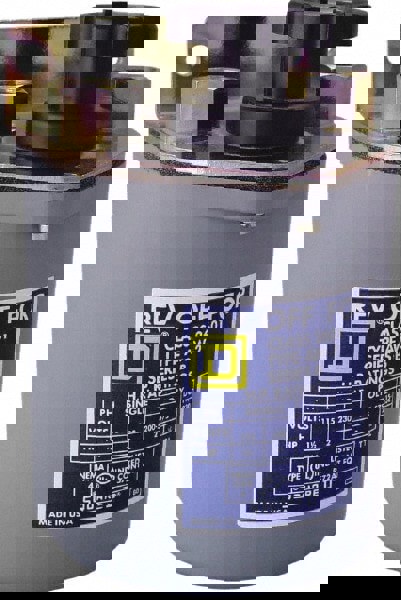 250 VDC, 600 VAC Input Volt, Reversing, Drum Switch