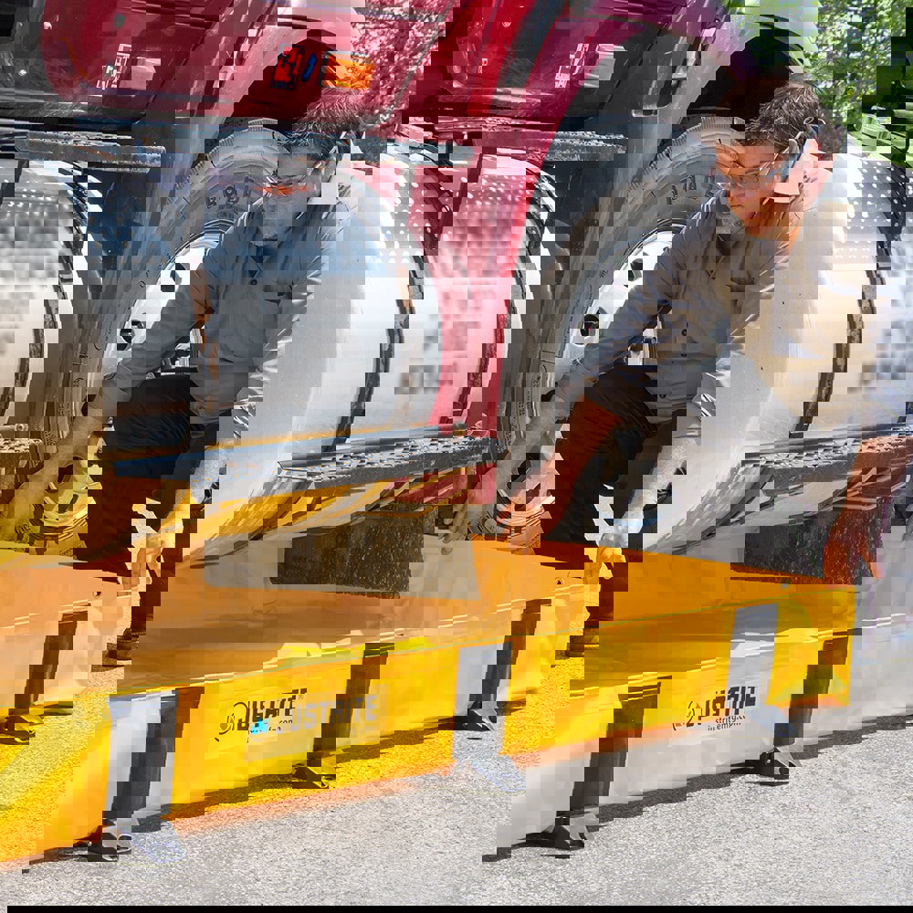 Spill Collapsible Berm: 398 gal Capacity, 10' Long, 8' Wide, 8' High