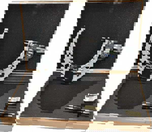 Electronic Outside Micrometer: 6