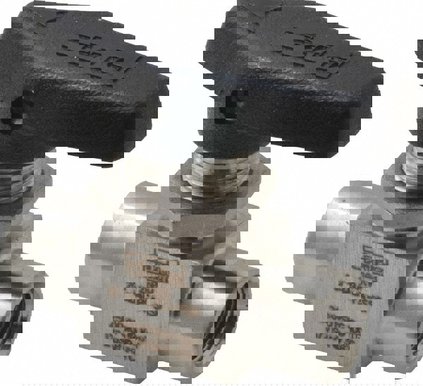 2-Way Manual Ball Valve: 1/8