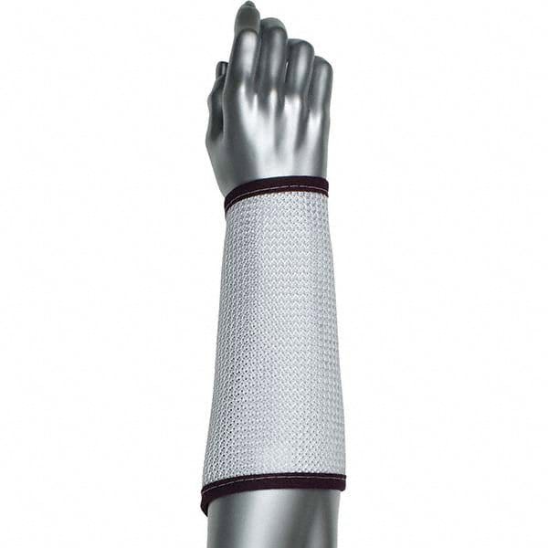 Glove: Size Medium, Nylon, White, ANSI Cut A4