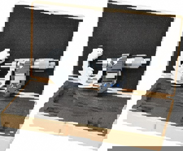 0.4 to 1 Inch Measurement, Accuracy Up to 4 micro m, 3 Flutes Measured, Ratchet Stop Thimble, Electronic V Anvil Micrometer