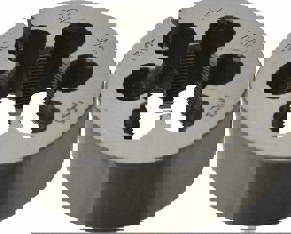 Round Die: 13/16-32, 2