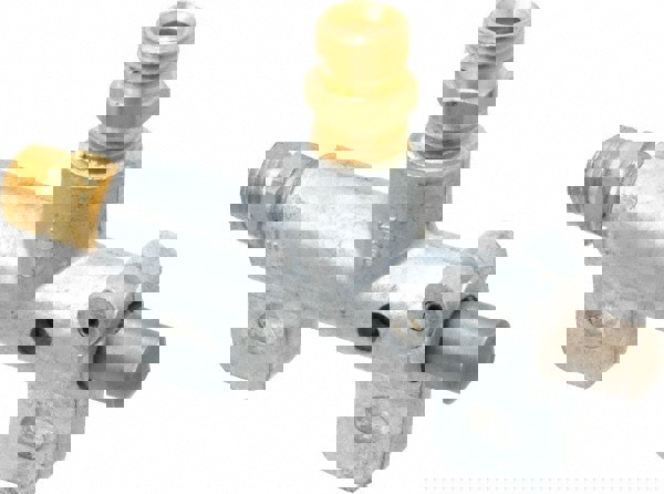 Mechanically Operated Valve: 3-Way, Plunger Button/Spring Actuator, 1/4