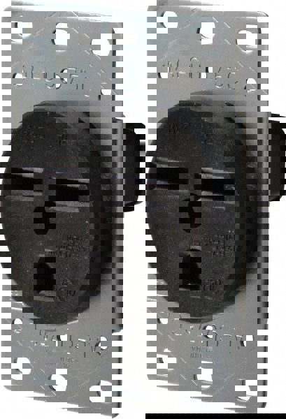 Straight Blade Single Receptacle: NEMA 6-30R, 30 Amps, Self-Grounding