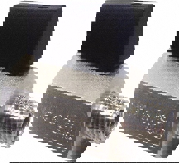 Miniature Bi-Directional Manual Ball Valve: 3/8