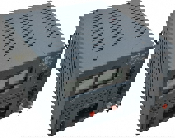 0 to 3 Amp, 0 to 30 VDC, 115/220 VAC Output, Power Supply