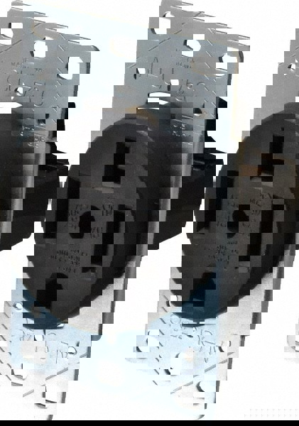 Straight Blade Single Receptacle: NEMA 14-30R, 30 Amps, Self-Grounding