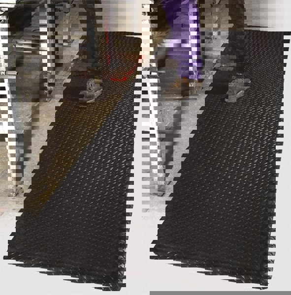 Anti-Fatigue Mat: 12' Long, 3' Wide, 9/16 Thick, Vinyl, Beveled Edges, Heavy-Duty