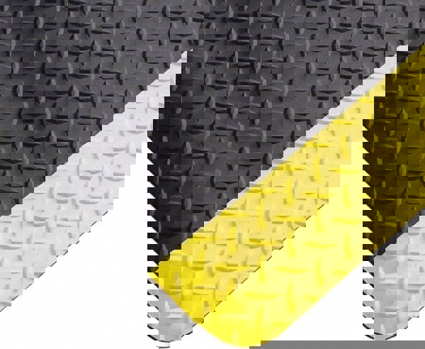 Anti-Fatigue Mat: 20' Long, 3' Wide, 9/16 Thick, Vinyl, Beveled Edges, Heavy-Duty