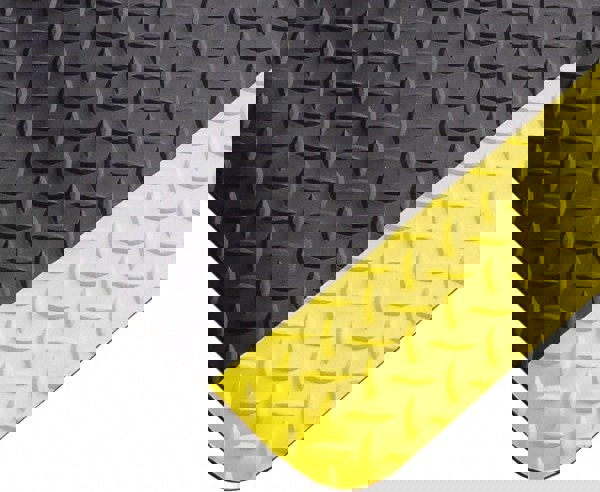 Anti-Fatigue Mat: 20' Long, 3' Wide, 11/16 Thick, Vinyl, Beveled Edges, Heavy-Duty