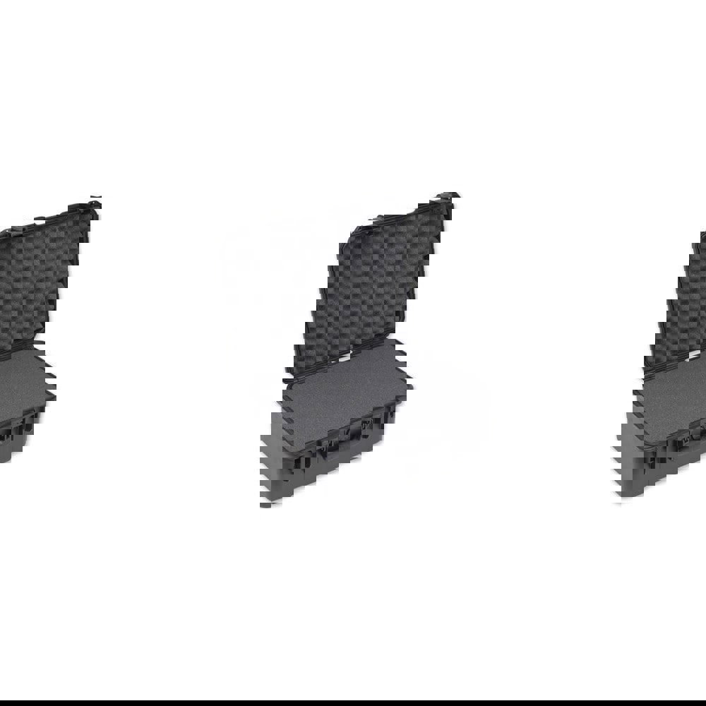 Clamshell Hard Case: Cubed Foam, 15-1/2