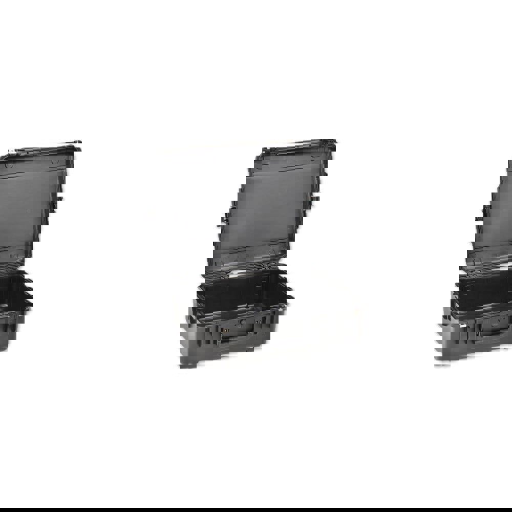 Clamshell Hard Case: Cubed Foam, 19-1/2