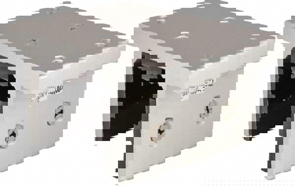 Double Flange Linear Bearing: Use with Series 40