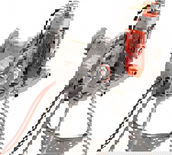 Pipe Roll Groovers; Minimum Pipe Size Capacity: 1 ; Maximum Pipe Size Capacity: 12 ; Groover Capacity: 12 in Sch. 10 Steel, Stainless Steel ; Requirement: 3-1/2 in of Clearance to Travel Around A Pipe; Minimum of 2-3/4 in of Exposed Pipe