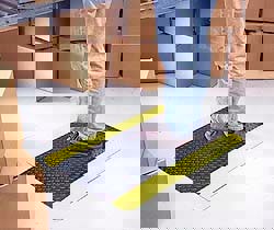 Anti-Fatigue Mat: 5' Long, 3' Wide, 15/16 Thick, Vinyl, Beveled Edges, Medium-Duty