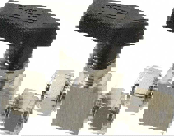 2-Way Manual Ball Valve: 1/4