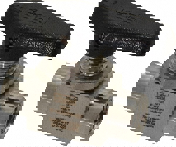 2-Way Manual Ball Valve: 1/4