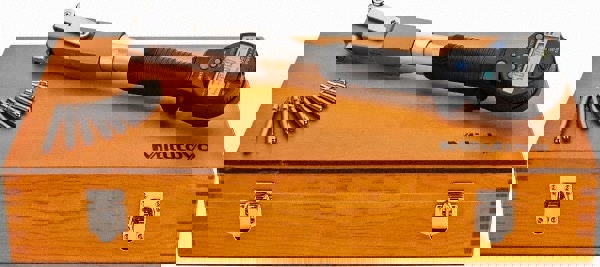 Electronic Bore Gage: 1.8 to 4