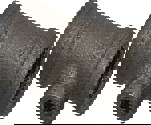 Black Reducer: 3/4 x 1/4